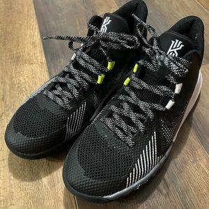 Nike Kyrie Flytrap V